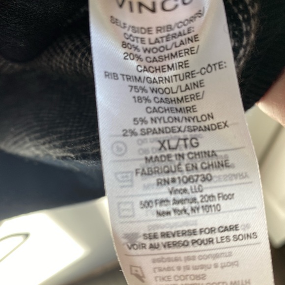 NWOT Bird's Eye Wool & Cashmere Pullover
VINCE - Picture 8 of 8